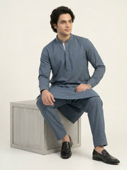 Vigo Star Sky Grey model seated full look