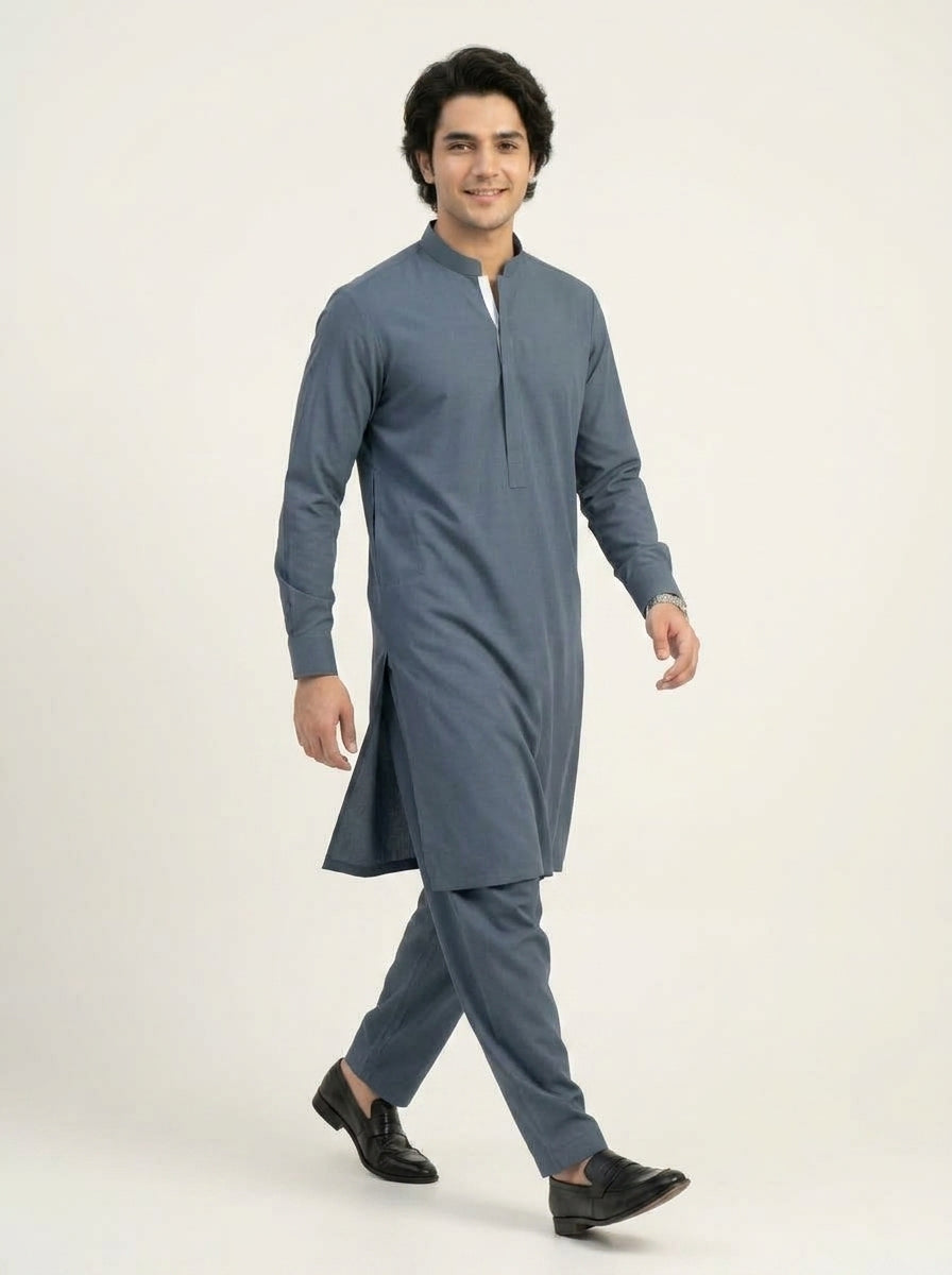 Vigo Star Sky Grey model walking full length