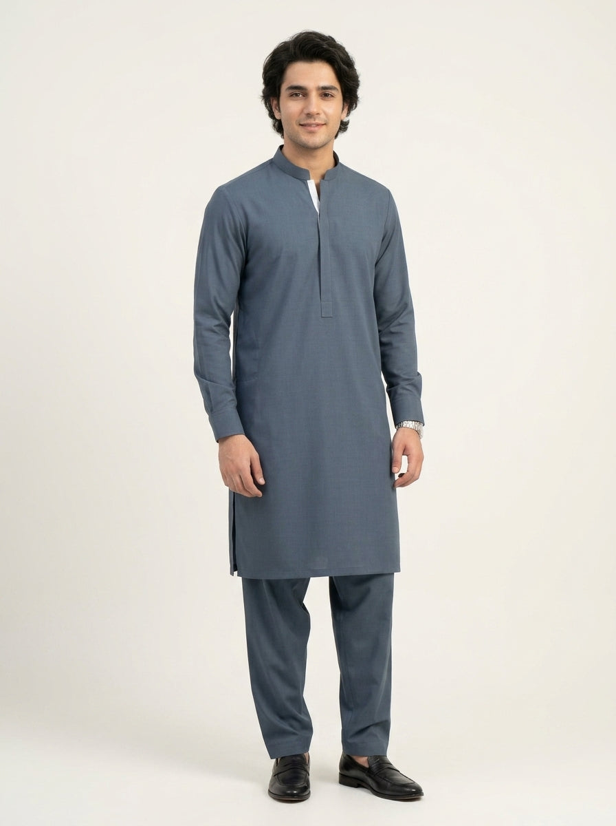Vigo Star Sky Grey model standing front pose